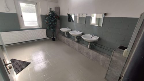 Dusche/WC/Bad